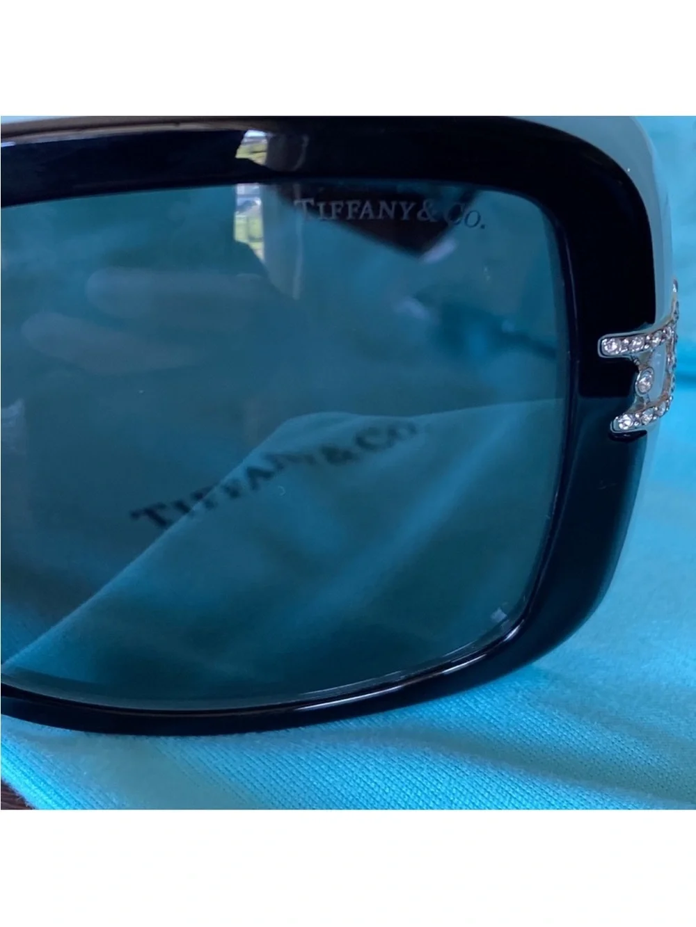 Tiffany & Co. beautiful reposhing